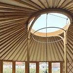 Glamping Nad Meandry V Jurte Chyňava
