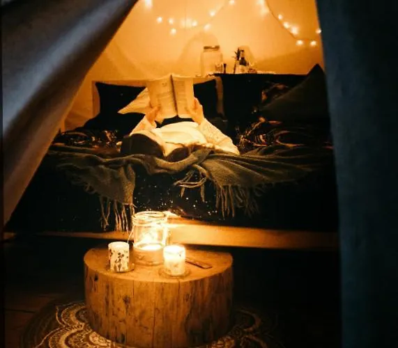 Glamping Nad Meandry V Jurte 럭셔리텐트 Chyňava